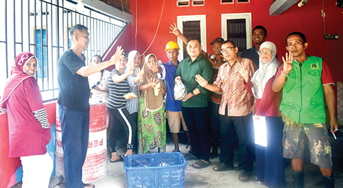 Caleg DPRD Provinsi Sumbar Gevin Apriofaldo Azwin, Sosialisasi dan Silaturahmi Bersama Warga Banuaran Nan XX 1 SILATURAHMI— Caleg DPRD Sumbar Dapil Sumbar 1 (Kota Padang) dari PPP nomor urut 4, Gevin Apriofaldo Azwin, melakukan silaturahmi bersama warga Banuaran Nan XX, Sabtu (28/10)