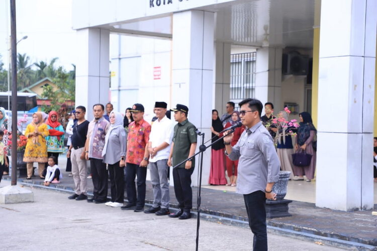 Sharing Informasi, Study Tiru dan Karyawisata ke Kota Pekanbaru, Rombongan Paskibraka Kota Solok 2023 Dilepas Wawako 1 PELEPASAN— Wakil Wali Kota Solok, Ramadhani Kirana Putra secara resmi melepas rombongan Pasukan Pengibar Bendera Pusaka (Paskibraka) Kota Solok Tahun 2023 melaksanakan Sharing Informasi, Study Tiru dan Karyawisata ke Pekanbaru.