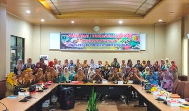 Dinas Pangan Provinsi Sumbar melaksanakan sosialisasi dan promosi keamanan pangan di Kota Solok