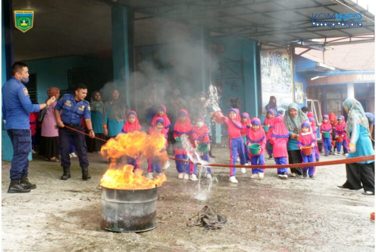 Edukasi Kebakaran Dini, Murid TK Islam Darul Falah Kunjungi Kantor Damkar 1 Edukasi Kebakaran Dini