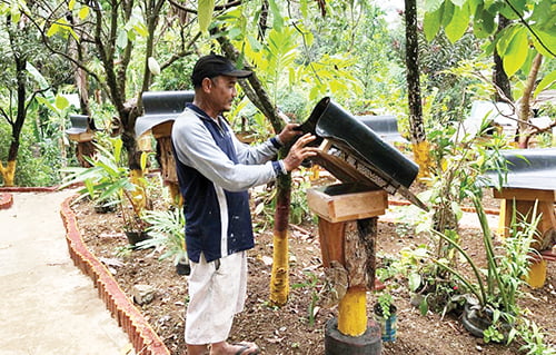 Keltan Binaan Forum Nagari Bandar Buat segera Panen Madu Galo-galo 1 BUDIDAYA MADU GALO-GALO— Keltan Hutan Sungai Gayo di RT03, RW06, Kelurahan Bandar Buat, Kecamatan Lubuk Kilangan, melakukan budidaya madu galo-galo dan akan segera melakukan panen perdana.