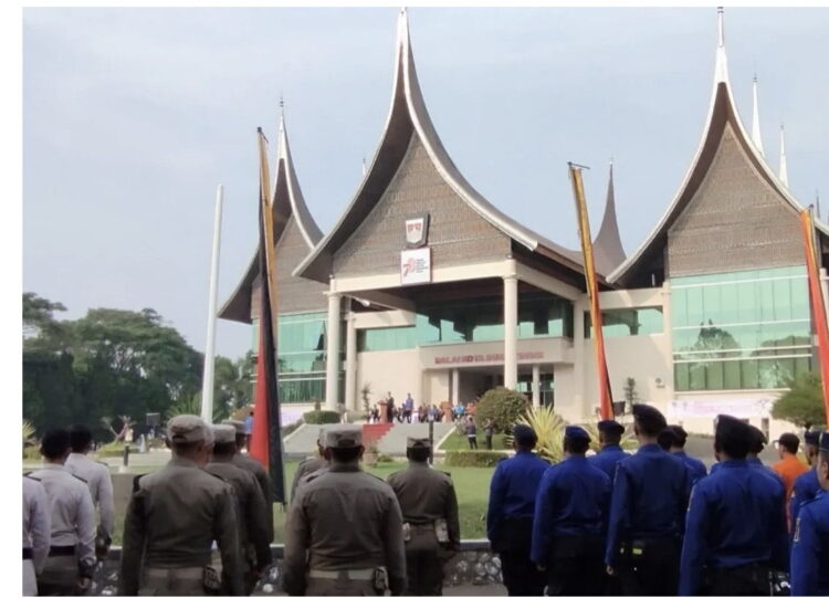 Pemko Bukittinggi Gelar Upacara Sumpah Pemuda 2023 1 UPACARA BENDERA— Pemko Bukittinggi menggelar upacara bendera peringatan Sumpah Pemuda di halaman Balaikota, Sabtu (28/10).