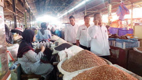 Pemkot Bukittinggi minta jika ada temukan beras sintetis dilaporkan