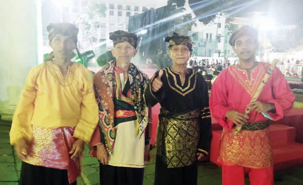 Situpai Janjang Terima Sertifikat WBTBI dan Tampil di AWBI Jakarta 1 TAMPIL— Grup Kesenian Situpai Janjang diundang untuk tampil pada acara Apresiasi Warisan Budaya Indonesia Tahun 2023 di kawasan Kota Tua, Jakarta, Rabu (25/10).