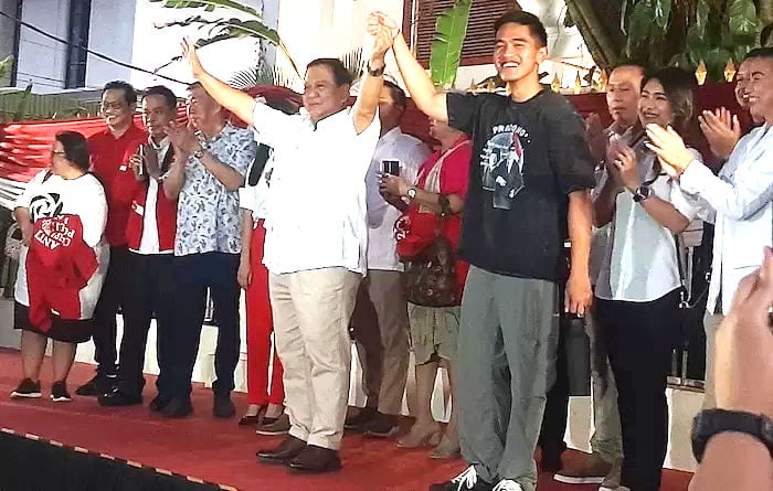 TERIMA KUNJUNGAN— Ketua Umum Partai Gerindra Prabowo Subianto menerima kunjungan Ketua Umum Partai Solidaritas Indonesia (PSI) Kaesang Pangarep.