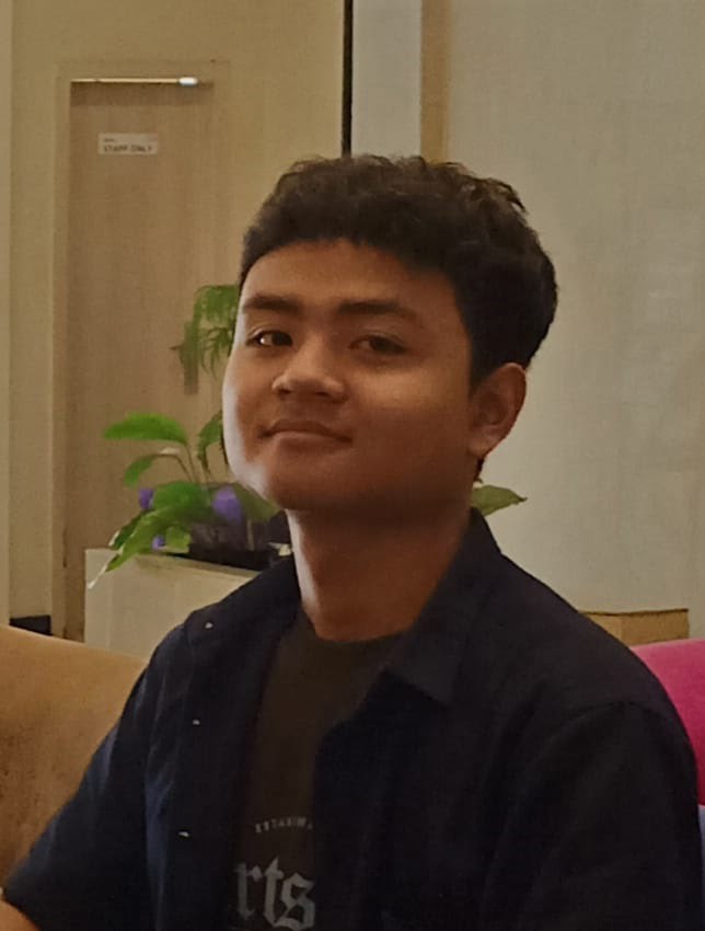 “Demokrasi Politik di Era Digital: Tantangan dan Peluang” 1 Rajwa Ali Rabbani