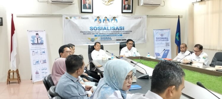 UPTD PPD Sosialisasi Samsat Digital Nasional, Layanan Terbaru Pembayaran Pajak Kendaraan Bermotor Secara Online 1 SOSIALISASI— Peserta mengikuti ssoialisasi Aplikasi SIGNAL oleh Bapenda Propinsi Sumatera Barat melalui UPTD PPD Sawahlunto, Rabu (25/10).