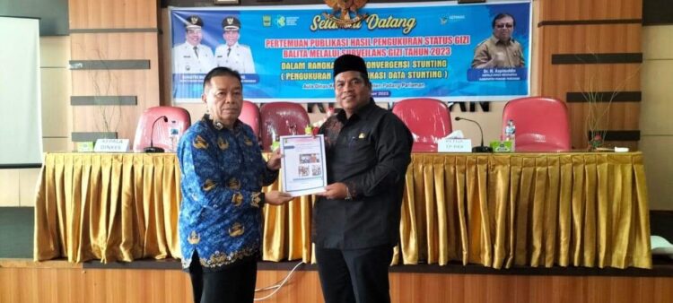 Tangani Cepat Persoalan Gizi Balita dan KEK, Desember, Pengukuran Anak Stunting harus Tuntas 1 Tangani Cepat Persoalan Gizi Balita dan KEK Seminarkan Hasil Surveilans Gizi Pada Camat