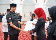Wali Kota Serahkan SK Kenaikan Pangkat 136 PNS Bukittinggi