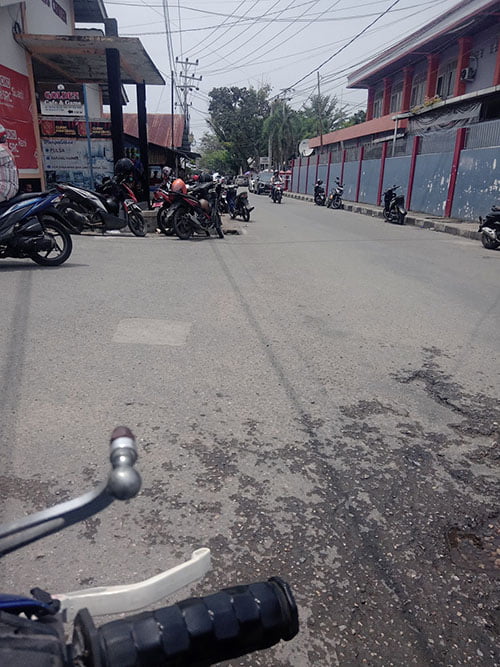 Banyak Parkir Liar, Warga dan Pengendara di Painan Gerah 1 Warga dan Pengendara di Painan Gerah