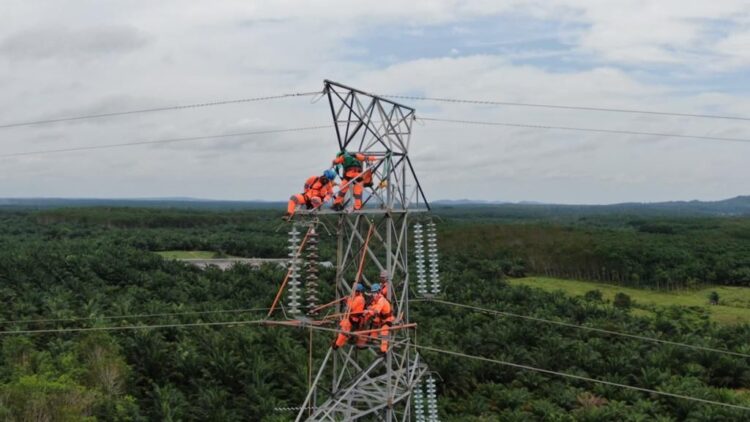 Wujudkan Pemerataan Energi Nasional, PLN Bangun Infrastruktur Kelistrikan Terintegrasi 1 fd1c5dd4 013f 4aec 8cae eb7502d1419c