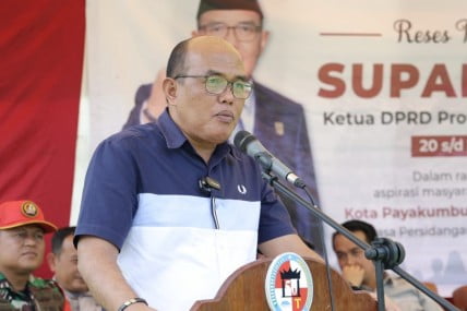 DPRD Sumbar Komitmen Optimalkan Kualitas Tenaga Pendidik 1 ff