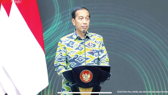 Jokowi Wanti-wanti Pj Kepala Daerah Tak Memihak di Pemilu 2024 1 BERIKAN ARAHAN— Presiden Jokowi saat memberikan pengarahan terkait Pemilu 2024 kepada 197 penjabat (pj) kepala daerah dari seluruh Indonesia, di Istana Negara, Jakarta Pusat, Senin (30/10).