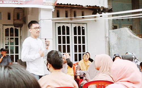 Bacaleg Gerindra Rachmad Wijaya semakin Diterima di Padang Selatan dan Timur 1 DIALOG BERSAMA WARGA— Bacaleg DPRD Padang Dapil V (Padang Timur dan Padang Selatan) Rachmad Wijaya berdialog dengan warga Skep Mata Air, Kecamatan Padang Selatan.