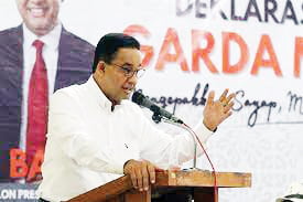 saat deklarasi— Calon presiden nomor urut satu Anies Baswedan saat deklarasi relawan Garda Matahari di Jakarta, Jumat (17/11/2023).