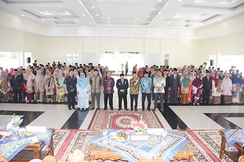 145 Kepala Sekolah Dilantik, Andri Warman: Semoga Amanah, Jalin Kolaborasi antara Stakeholder Pendidikan 1 PELANTIKAN KEPALA SEKOLAH— Bupati Agam, Andri Warman lantik 145 kepala sekolah di lingkungan Pemerintah Kabupaten Agam, di Balerong Rumah Dinas Bupati Agam, Padang Baru, Lubuk Basung, Kamis (23/11).