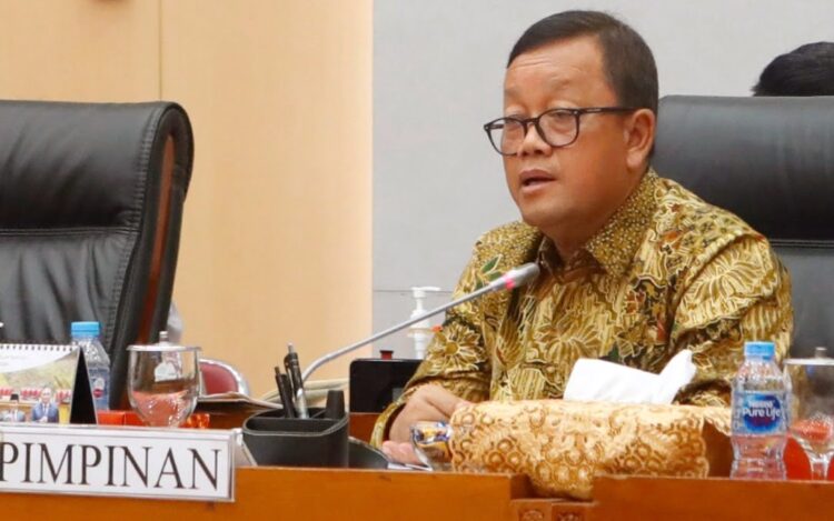 Komisi VII DPR Dukung PLN Kembangkan Super Grid, Smart Grid dan Smart Control Center 1 DUKUNG--Komisi VII DPR RI mendukung langkah Pemerintah dan PT PLN (Persero) untuk membangun transmisi listrik green super grid dan penggunaan teknologi smart grid dan smart control center di Tanah Air.