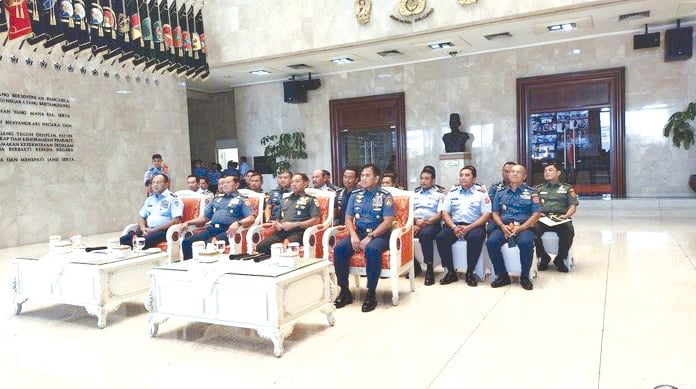 Netralitas TNI untuk Pemilu 2024, Panglima TNI Resmikan Posko Pengaduan 1 PERESMIAN POSKO PENGADUAN— Panglima TNI Laksamana Yudo Margono meresmikan posko pengaduan netralitas TNI untuk Pemilu 2024, Senin (20/11).