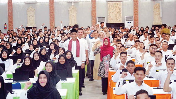 4.859 Pelamar Ikuti Seleksi Kompetensi PPPK, Pemko Padang Butuh 3.014 Formasi 1 SELEKSI PPPK— Wako Hendri Septa meninjau langsung pelaksanaan seleksi kompetensi PPPK yang diadakan BKN dan BKPSDM Kota Padang, di Hotel Imelda.