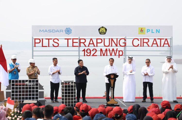 Presiden Jokowi Resmikan PLTS Terapung Cirata 192 MWp, Terbesar di Asia Tenggara 1 8b651eaa cacc 4ede ae05 ad368e4a60a9 scaled