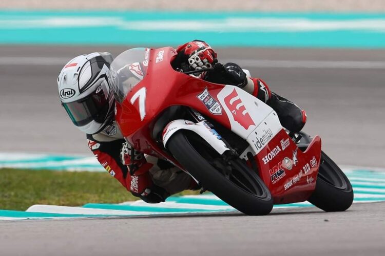 PEBALAP— Veda Ega Pratama berhasil meraih gelar IATC 2023 saat berlaga di Sirkuit Sepang beberapa waktu lalu. Meski telah juara, Veda berusaha mengukuhkan diri sebagai pebalap yang dapat meraih poin terbanyak sejak pelaksanaan IATC di tahun 2015.