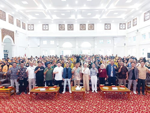 Songsong Indonesia Emas 2045 Melalui Starup Digital 1 ROADSHOW GERAKAN NASIONAL— 500 lebih peserta dari mahasiswa, serta pegiat UMKM di Kota Jam Gadang mengikuti Roadshow Gerakan Nasional 1000 Startup Digital. Kegiatan ini berlangsung di Balairung rumah dinas Wako, Sabtu (18/11).