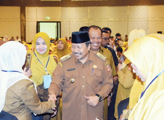 Bupati Agam Buka Seminar Guru Gelombang II 1 SEMINAR GURU— Bupati Agam Andri Warman, membuka seminar guru gelombang ke-II di Rafflesia Ballroom 2nd Floor The Balcone Convention, Kecamatan Tilatang Kamang, Senin (6/11) yang diikuti 1456 orang guru se wilayah Agam Timur.