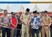 Pembukaan Open Turnamen Tarakan Malintang Cup I, Bupati Sijunjung Resmikan Lapangan Sepakbola Sariak
