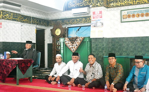 Bersama Buya H Ristawardi, Ratusan Jamaah Hadiri Tabligh Akbar di Masjid Nur Rahman Air Camar 1 TABLIGH AKBAR— Buya H Ristawardi Datuak Marajo Butungkek Ameh memberikan tausyiah pada tabligh akbar di Masjid Nur Rahman, Air Camar, Kecamatan Padang Selatan, Minggu (5/11).
