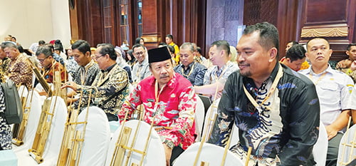 Hadiri Rakornas PBJ Pemerintah 2023, Bupati Agam: E-Katalog Lokal Majukan UMKM 1 RAPAT KOORDINASI— Bupati Agam, Andri Warman, didampingi Kepala Bagian PBJ Kabupaten Agam, Rahim Thamrin hadiri Rapat Koordinasi Nasional Pengadaan Barang/Jasa Pemerintah Tahun 2023 (Rakornas) Selasa, (7/11) di Hotel Bidakara, Jakarta.