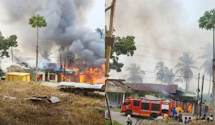 KEBAKARAN—
Tiga bangunan di Jorong Mangkudu Kodok, Nagari Limo Koto, Kecamatan Koto VII, Kabupaten Sijunjung, dilanda kebakaran.