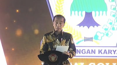Jokowi Sebut Situasi Politik Terkini Mirip Drama Korea 1 BERI KATA SAMBUTAN— Presiden Joko Widodo menghadiri puncak peringatan Hari Ulang Tahun ke-59 Partai Golkar di Kantor DPP Partai Golkar, Jakarta.