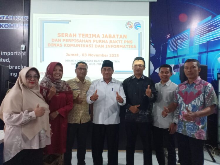 Sekretaris Diskominfo Limapuluh Kota Berganti 1 Kadiskominfo bersama sekretaris Diskominfo dan staf