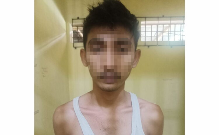 Butuh Uang, Dodo Saputra Nekat Mencuri, Tembaga, Besi Kuningan hingga Sepasang Sepatu Diembat 1 PENCURI—
Pelaku Dodo Saputra ditangkap jajaran Polsek Bungus saat bersembunyi di rumah orang tuanya di daerah Surantih, Kabupaten Pesisir Selatan atas kasus pencurian.