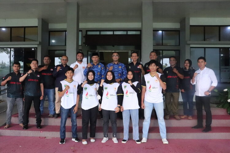 Lepas 5 Orang Atlet Wushu, Sekda Pesan Jaga Nama Baik Payakumbuh 1 PELEPASAN— Sekda Kota Payakumbuh Rida Ananda melepas lima atlet wushu.