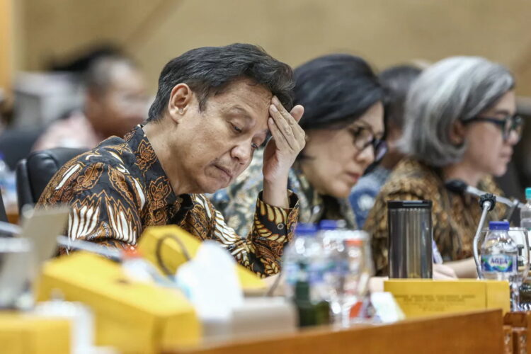 RAPAT— Menteri Kesehatan (Menkes) Budi Gunadi Sadikin saat menghadiri rapat kerja dengan Komisi IX DPR RI.