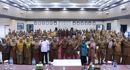 Pelaksanaan BIAS, Pemko Payakumbuh Gelar Rakor 1 RAKOR— Asisten I Pemko Payakumbuh Dafrul Pasi berfoto bersama usai pembukaan rapat koordinasi pelaksanaan BIAS.