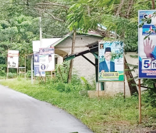 Penertiban APK di Luar Jadwal Segera Dilakukan, Kenali Perbedaan Antara APK dan APS 1 PENERTIBAN APK— Bawaslu Sijunjung bersama pihak terkait akan segera melakukan penertiban APK yang dipasang di luar jadwal masa kampanye.