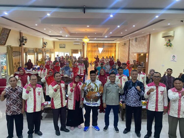 MUSDA PERHIPTANI— Bupati Padangpariaman Suhatri Bur menghadiri Musyawarah Daerah (Musda) Dewan Perwakilan Daerah (DPD) ke IV Perhimpunan Penyuluhan Pertanian (Perhiptani) Kabupaten Padangpariaman.