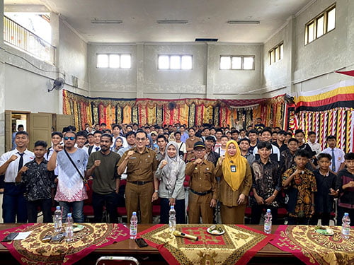 Galanggang Arang Kayu Tanam, Perayaan Anak Nagari di Jalur Kereta Api WTBOS 1 rangkaian perhelatan--Lokakarya yang merupakan rangkaian perhelatan Gelanggang Arang WTBOS 2023, Selasa hingga Rabu (28-29/11) di Stasiun Kayutanam, Kecamatan 2x11 Kayutanam, Kabupaten Padang Pariaman.