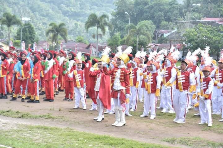 Perlombaan Sawahlunto Drumband Competition 2023 Meriah, 18 SD dan 5 SMP Uji Kemampuan 1 AKSI—Terlihat sejumlah peserta drumband lihatkan kebolehannya dalam perlombaan.