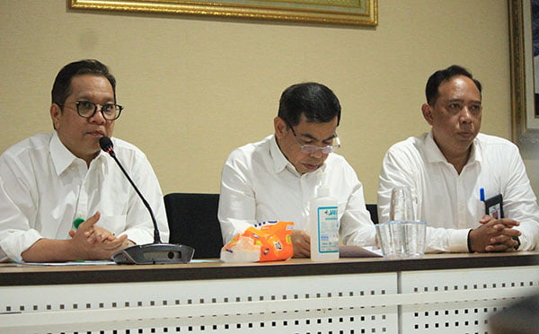 Viral Pasien Diabaikan hingga Meninggal, Dirut RSUP M Djamil Janji Tindak Tegas jika Ditemukan Kesengajaan 1 KLARIFIKASI— Direktur Utama RSUP Dr M Djamil Dovy Djanas memberikan klarifikasi terkait viralnya video keluarga pasien mengamuk gegara merasa diabaikan hingga pasien meninggal.