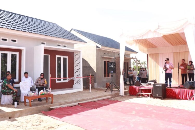 Inisiasi Bantuan RTLH menjadi Rumah Layak Huni di Kelurahan Koto Panjang Padang, Pj Wako Apresiasi Polres Payakumbuh 1 LAUNCHING RUMAH LAYAK HUNI— Pj Wali Kota Payakumbuh Jasman menyampaikan sambutan saat launching RTLH menjadi Rumah Layak Huni di Kelurahan Koto Panjang Padang, Kecamatan Lamposi Tigo Nagori.