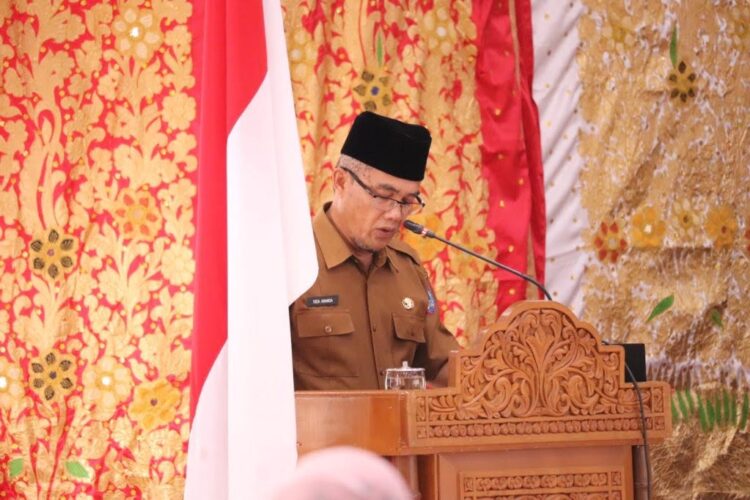 Pembahasan Ranperda APBD Tahun Anggaran 2024, Pj Wako Sampaikan Jawaban Atas Pandangan Umum Fraksi 1 SAMPAIKAN—Pj. Wako Payakumbuh melalui Sekda Rida Ananda sampaikan jawaban atas Pandangan Umum Fraksi-Fraksi Terhadap Ranperda APBD 2024.