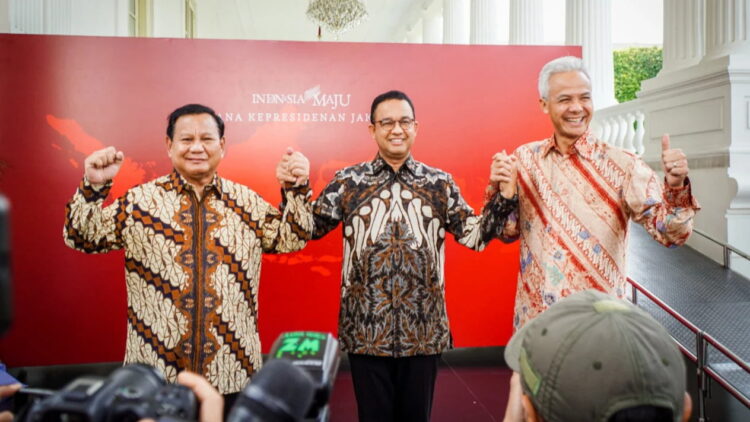 Survei Charta Politika: Ganjar dan Prabowo Bersaing Ketat 1 CAPRES— Para Calon Presiden Pemilu 2024, Prabowo Subianto, Ganjar Pranowo dan Anies Baswedan di Istana Negara.