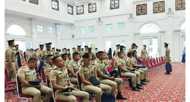 Praja IPDN Sumbar Pelajari Pelayanan Satu Pintu Pemko Bukittinggi 1 KULIAH LAPANGAN— 123 Praja Muda angkatan XXXIII IPDN Kampus Sumbar melakukan kuliah lapangan untuk mempelajari sistem pelayanan satu pintu pemerintah kota Bukittinggi.