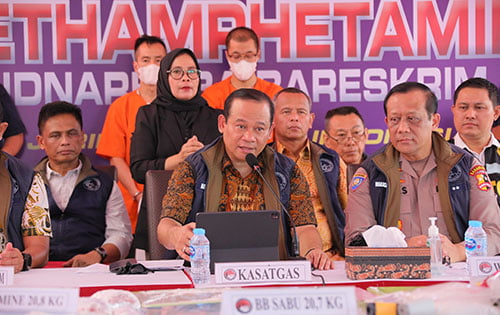 Satgas Polri Tangkap 7.566 Tersangka Narkoba 1 NARKOBA— Kasatgas Penanggulangan Penyalahgunaan dan Peredaran Gelap Narkoba Irjen Asep Edi Suheri saat memaparkan pengungkapan kasus.