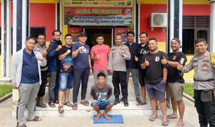 Lampiaskan Sakit Hati, Pria Duda Sebar Konten Pornografi Mantan Istri 1 PORNOGRAFI— Pelaku D (33) yang menyebar konten pornografi mantan istrinya ditangkap jajaran Polres Sawahlunto.