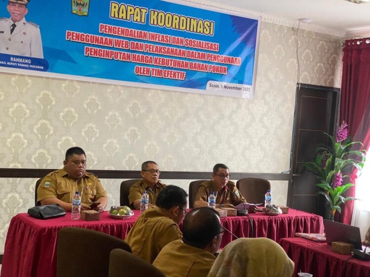 LUNCURKAN APLIKASI— Bagian Perekonomian dan Sumber Daya Alam (SDA) Padangpariaman melahirkan inovasi, yakni Sistem Informasi Harga Bahan Kebutuhan Pokok Padangpariaman (Si Bapok Papa).