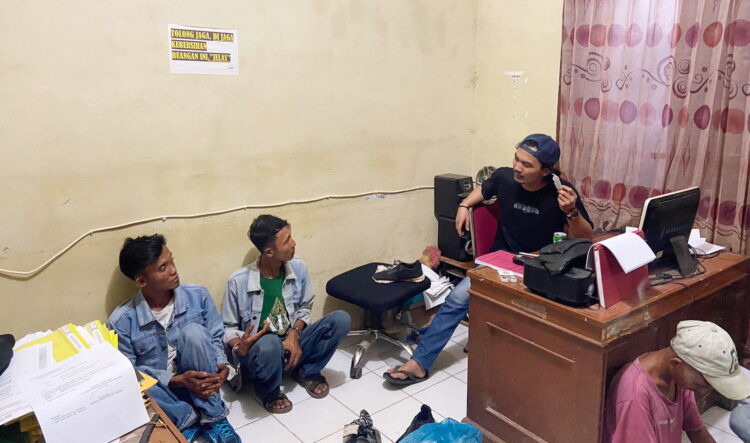 Naik Kapal Gambolo, 2 Buruh Selundupkan Ganja dari Padang ke Mentawai 1 GANJA— Dua buruh yang kedapatan membawa ganja ditangkap jajaran Polres Kepulauan Mentawai.